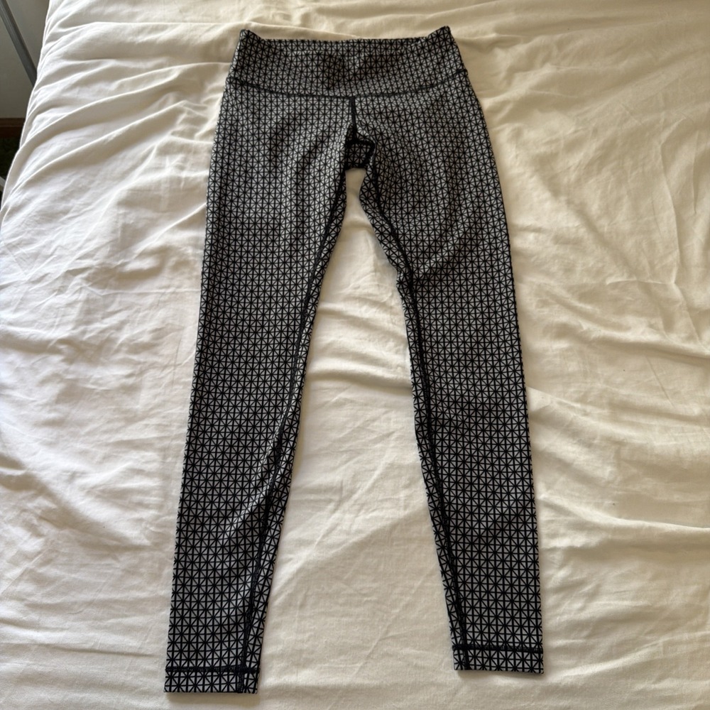 Lululemon Wunder Under Pant Womens Size 6 Black Silver Geometric Luon Leggings